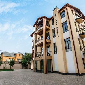Hotel Holiday Villa